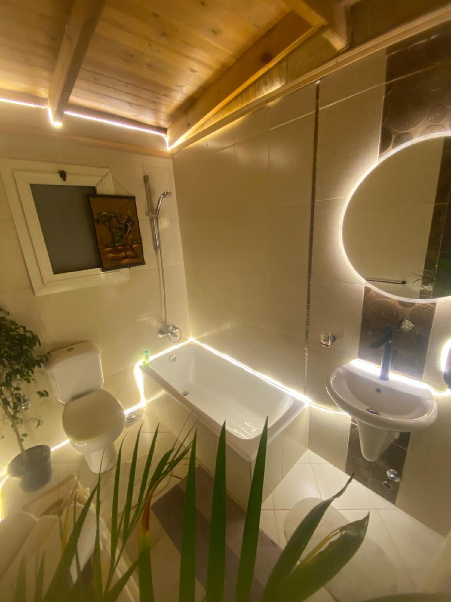 Airport Rooftop Club Luxurious Rooms And Studios Cairo Exterior photo